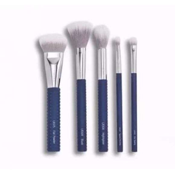 Laruce Other - Laruce 5 Piece Brush Set (NWT)